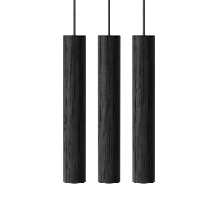 Závěsná lampa UMAGE Chimes Cluster. Kombinace světlého nebo tmavého dřeva, černé s černým textilním kabelem (černá)