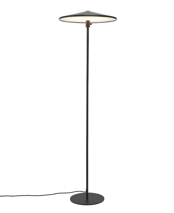 minimalistické, jednoduché a funkční stojací svítidlo Balance se zabudovaným stmívačem