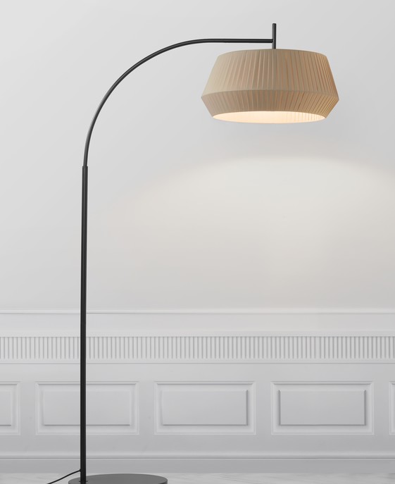 Originální stojací lampa Nordlux Dicte s efektem tlumeného světla, dostupná v bílé či béžové barvě.