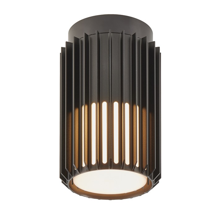 Venkovní stropní světlo Aludra 18 od Nordluxu v moderním minimalistickém designu. Díky specifickému tvaru vytváří v okolí hru světla a stínu. Vyrobené z odolného materiálu, dostupné ve třech barevných provedeních – černá, mosaz a hliník. (černá)