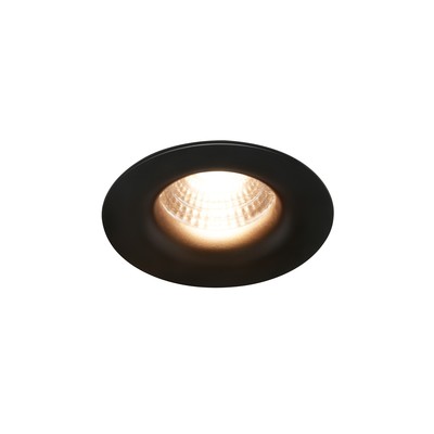 Šetrné bodové svítidlo Stake od Nordluxu vydává neoslňující světlo, nabízí možnost paralelního zapojení. Dvě barevné provedení – černá nebo bílá.