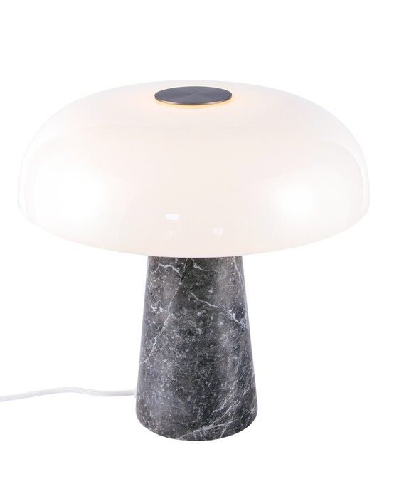Stolní lampa Nordlux Glossy z exkluzivních materiálů jakými jsou mramor, mosaz a opálové sklo je přímo ztělesněním vkusného a nesmírně elegantního designu. 