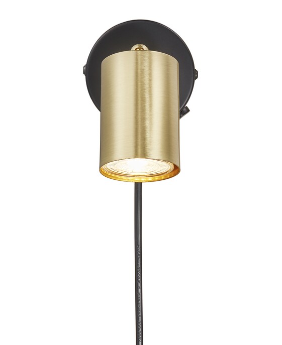 Minimalistická nástěnná lampička Nordlux Explore s flexibilní hlavou, ve třech barevných variantách.