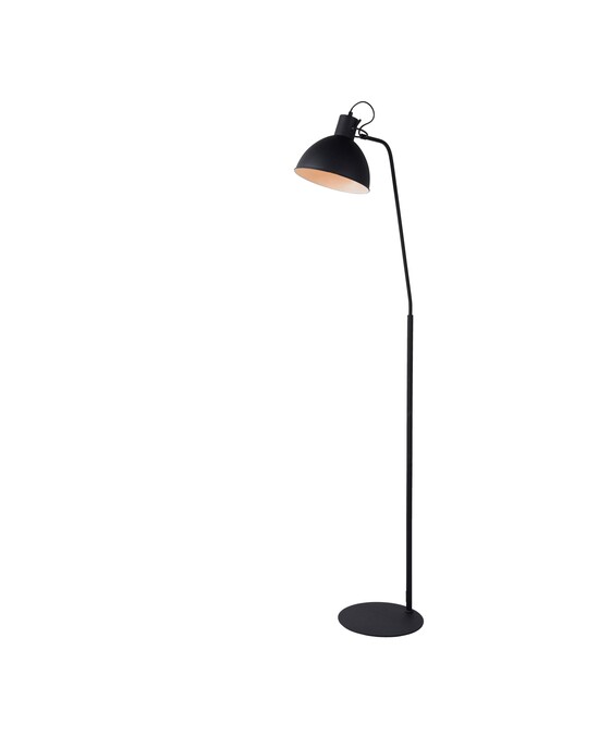 Stojací lampa Shadi v černém minimalistickém provedení s nastavitelným stínítkem rozzáří každý tmavý kout vašeho domova.