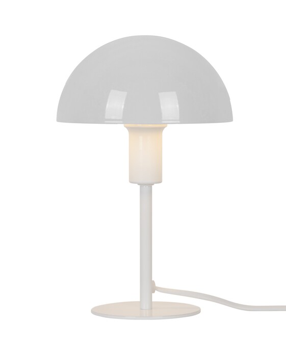 Nadčasová série Ellen Mini od Nordluxu – malé stínítko stolní lampičky poskytuje měkké světlo. Dostupné je v 8 moderních barevných provedeních. 