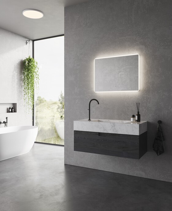 Nástěnné svítidlo Nordlux Dovina Square je díky vysokému krytí ideální do koupelny. Toto koupelnové zrcadlo tvoří podsvícení na stěně. Dostupné v průhledné variantě.