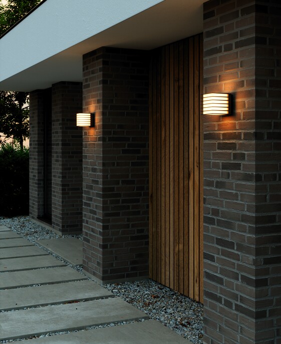 Nástěnné venkovní svítidlo Fluctus v moderním designu s kovovými lamelami, vhodné vedle vchodových dveří nebo na terasu.