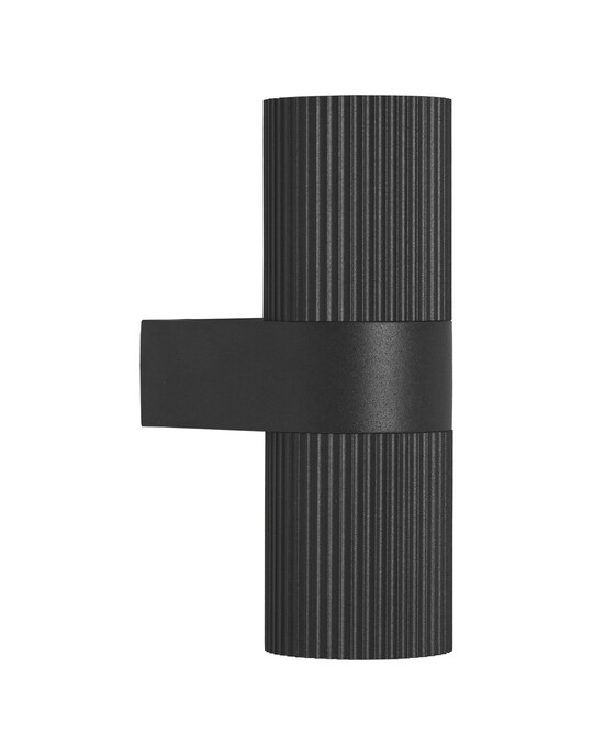 Nordlux Kyklop Ripple je moderní venkovní nástěnné svítidlo se zvlněným povrchem, které osvětluje okolí směrem nahoru i dolů. Dostupné v černé a rezavé variantě.
