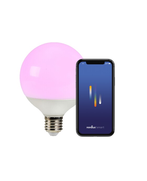Chytrá žárovka od Nordluxu s možností nastavení barevné teploty a až 16 milionů barev, stmívatelná pomocí aplikace Nordlux Smart Light nebo dálkového ovladače.