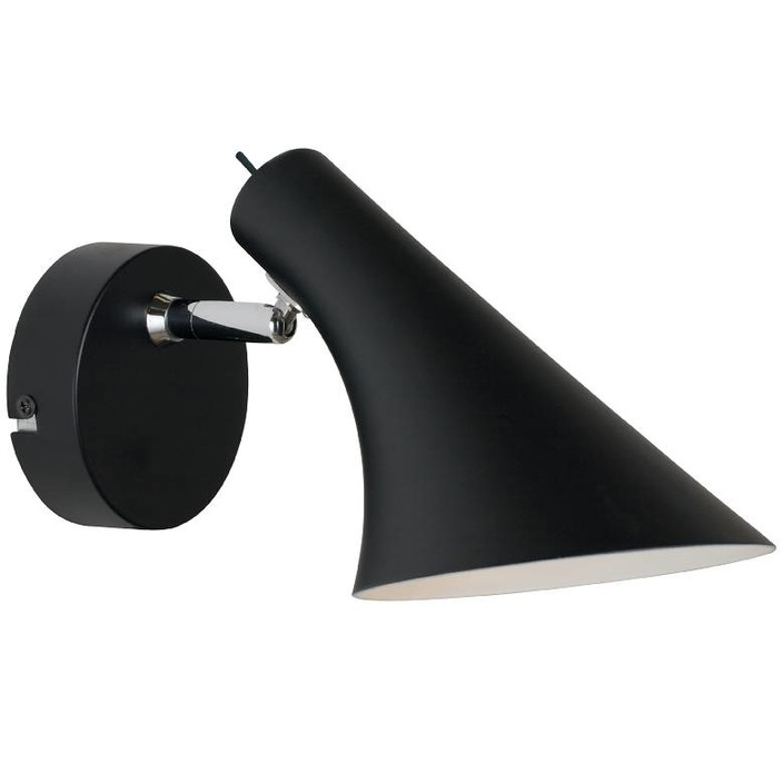 Kvalitní kov, žádné nadbytečné detaily – nástěnná lampa Nordlux Vanila v bílé nebo černé barvě (černá)