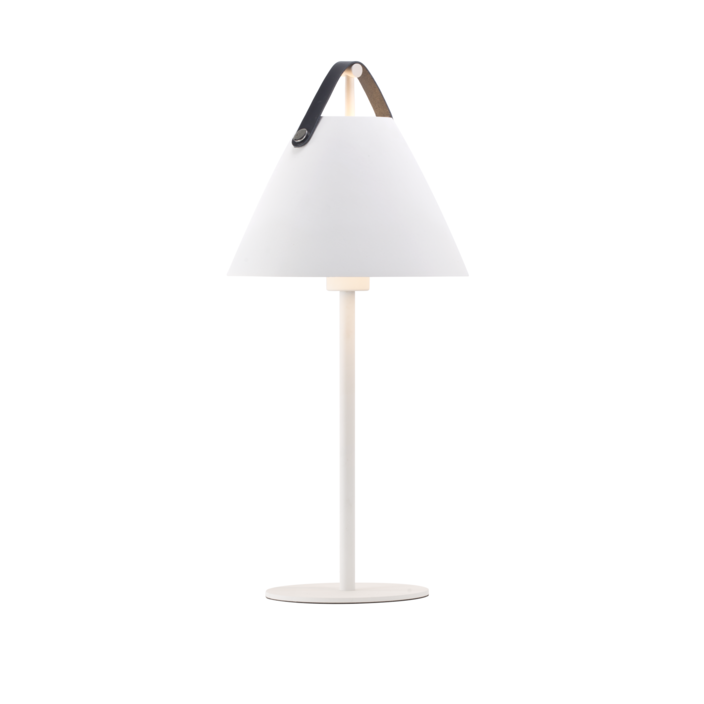 Stolní lampička Strap od Nordluxu - trendy kombinace kovu a kůže (bílá)