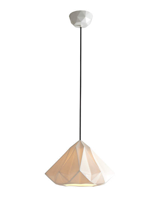 Závěsná lampa Hatton 1, 2, 3 od Original BTC. Bílé porcelánové stínítko inspirované tvarem diamantu. Designový unikát 
