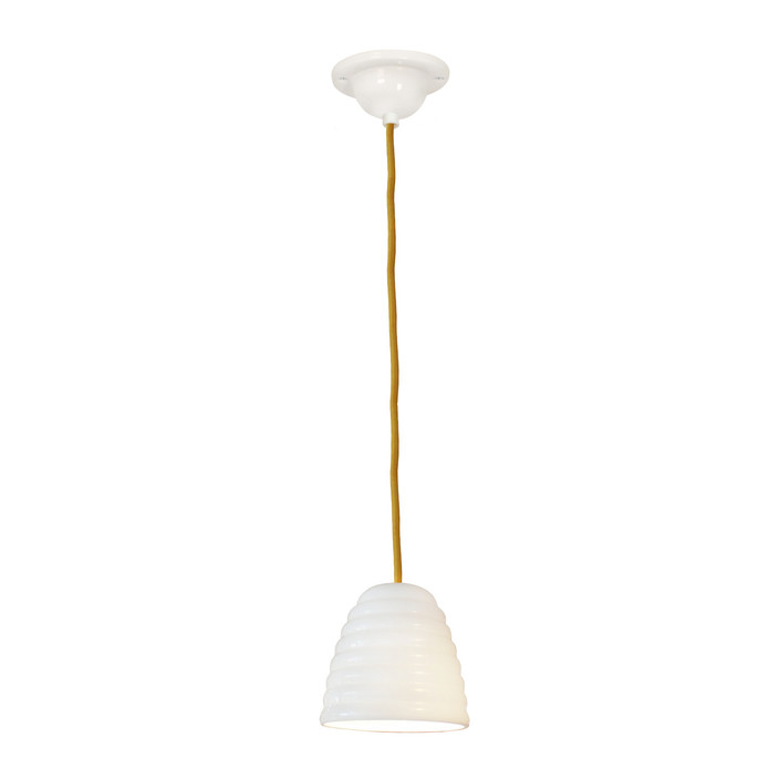 Závěsná lampa Hector Bibendum od Original BTC se stínítkem z bílého porcelánu a kabelem s textilním opletením v různých barvách.  (Barva kabelu: žlutá)