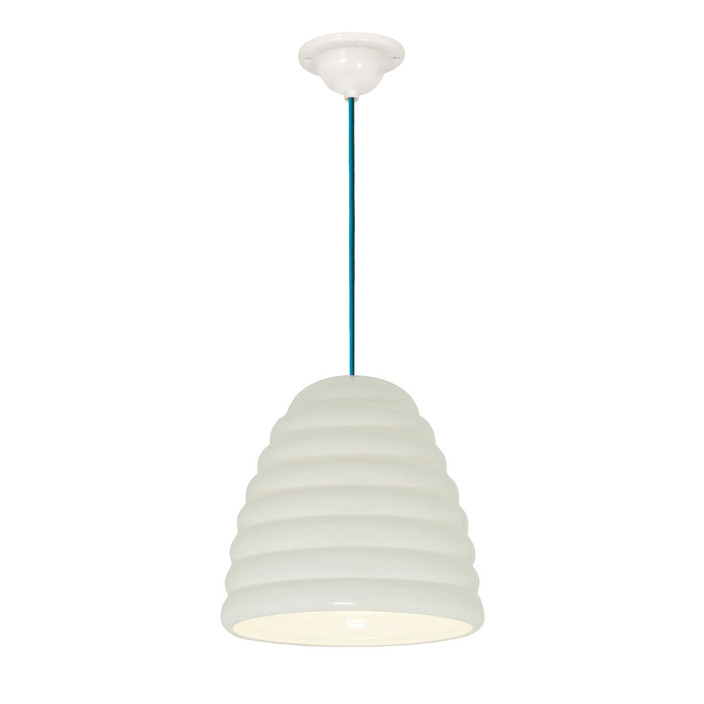Závěsná lampa Hector Bibendum od Original BTC se stínítkem z bílého porcelánu a kabelem s textilním opletením v různých barvách.  (Barva kabelu: tyrkysová)