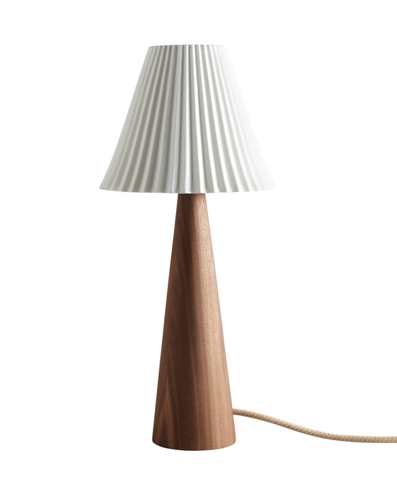 Stolní lampička Cecil od Original BTC - porcelánové stínítko na podstavci z masivního dřeva (třešeň, ořech nebo dub)