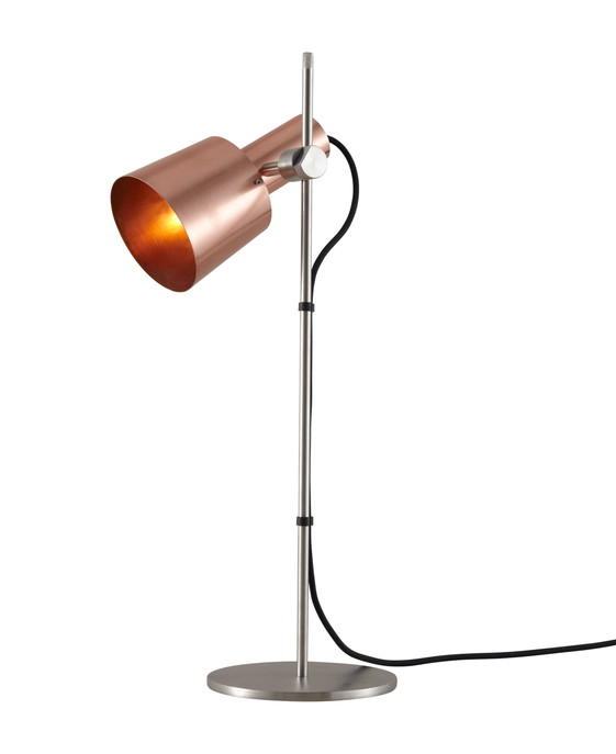 Stylová stolní lampička Chester od Original BTC. Čisté linie, ideální osvětlení pracovního stolu