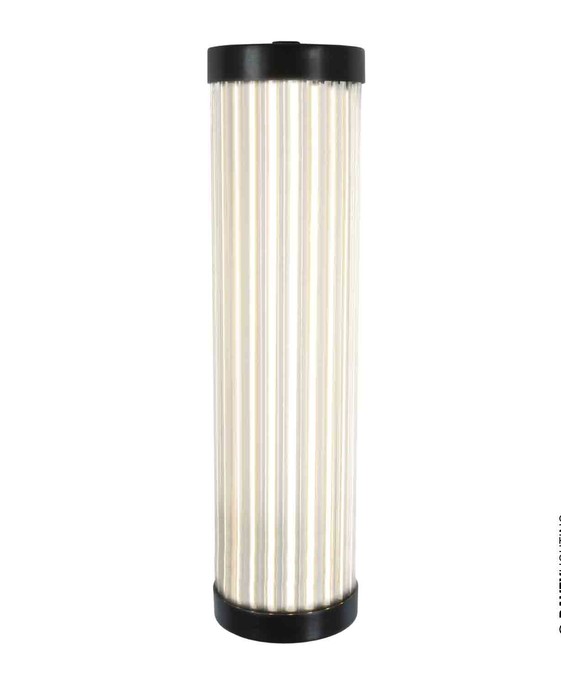 Extra úzká nástěnná lampička Pillar LED Extra Narrow 27 od Original BTC. Čiré skleněné trubice. Základna a vršek kov. Art Deco styl, vhodná do koupelny 